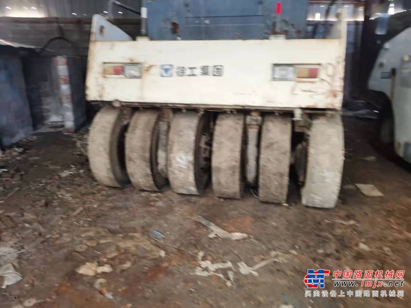 徐州市出售转让二手不详小时2006年徐工XP301轮胎压路机