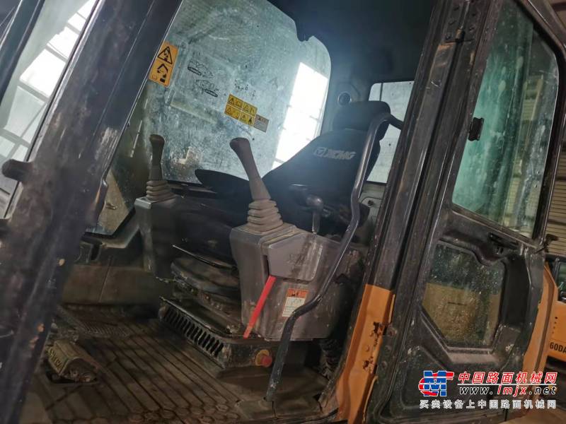 徐州市出售转让二手不详小时2019年徐工XE135D挖掘机