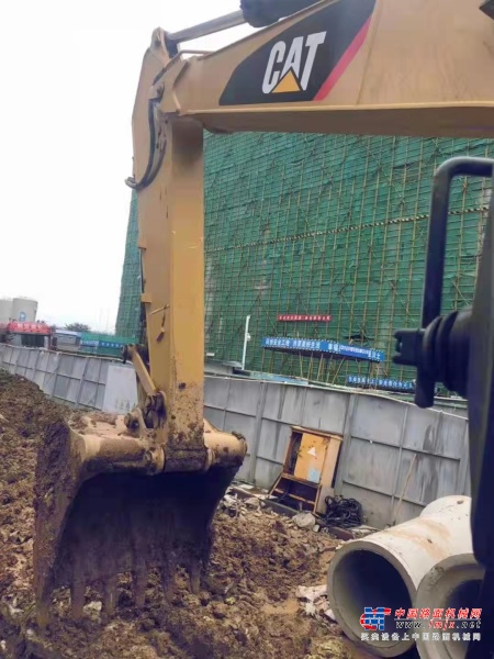 徐州市出售转让二手不详小时2017年卡特彼勒323D2L挖掘机