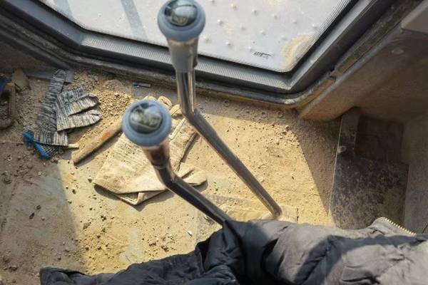 徐州市出售转让二手不详小时2015年龙工LG855D装载机