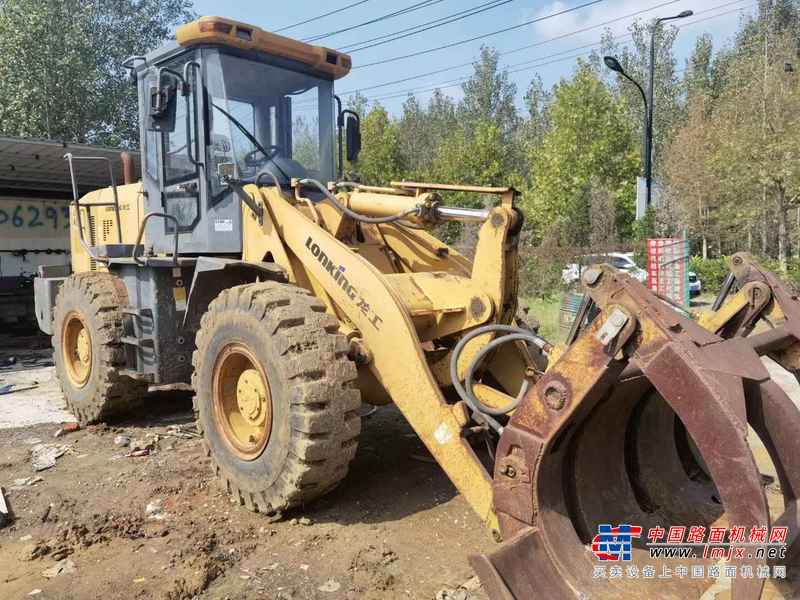 徐州市出售转让二手不详小时2015年龙工LG833B装载机
