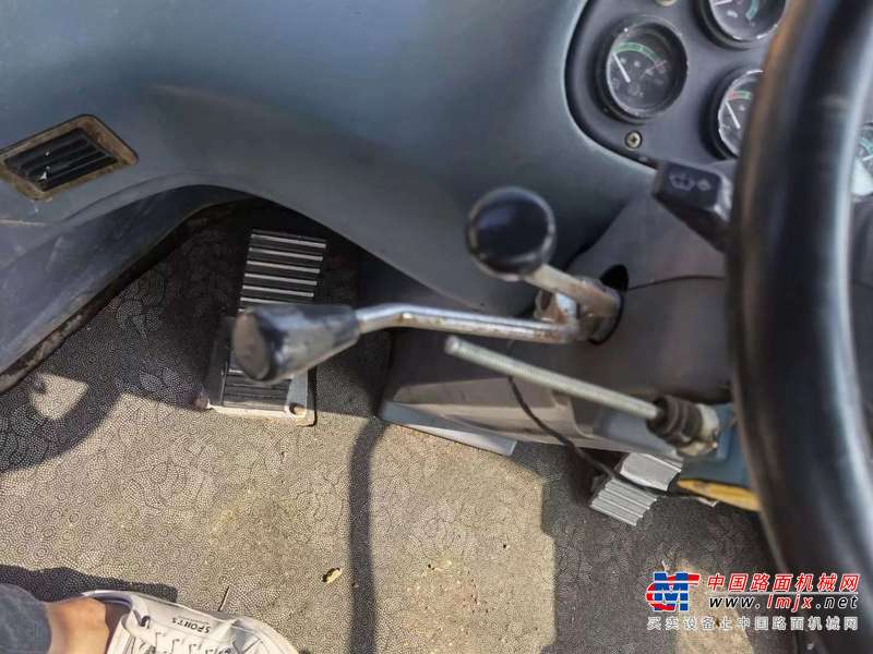 徐州市出售转让二手不详小时2015年龙工LG833B装载机