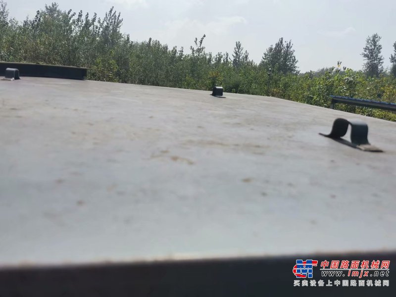 徐州市出售转让二手不详小时2015年龙工LG833B装载机