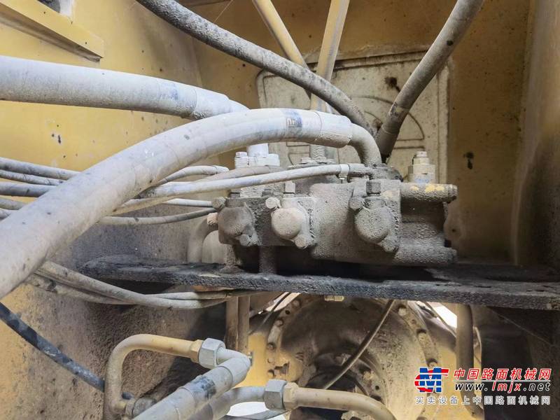 徐州市出售转让二手不详小时2014年山工SEM650B装载机
