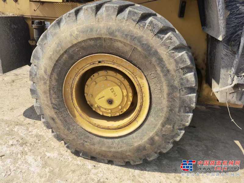 徐州市出售转让二手不详小时2014年山工SEM650B装载机