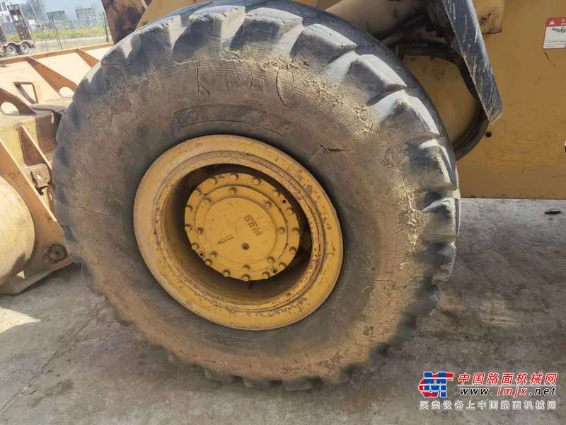 徐州市出售转让二手不详小时2014年山工SEM650B装载机