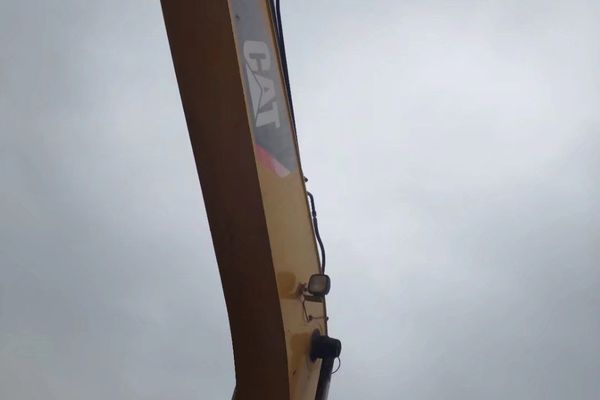 徐州市出售转让二手不详小时2011年卡特彼勒323DL挖掘机