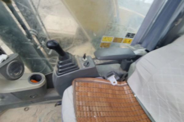 徐州市出售转让二手不详小时2011年卡特彼勒323DL挖掘机