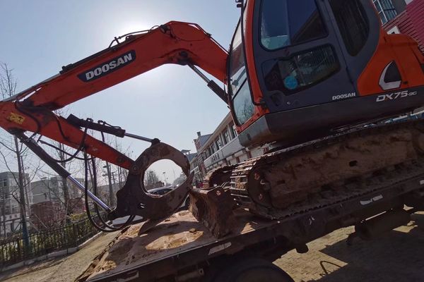 徐州市出售转让二手不详小时2017年斗山DX75-9C挖掘机