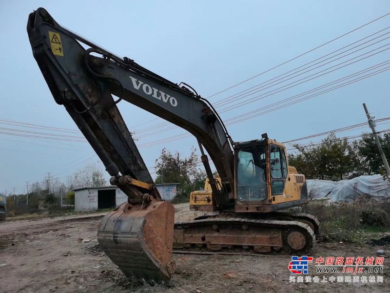 徐州市出售转让二手不详小时2011年沃尔沃EC210B挖掘机