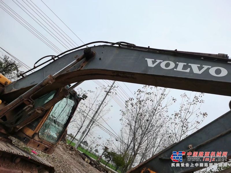 徐州市出售转让二手不详小时2011年沃尔沃EC210B挖掘机