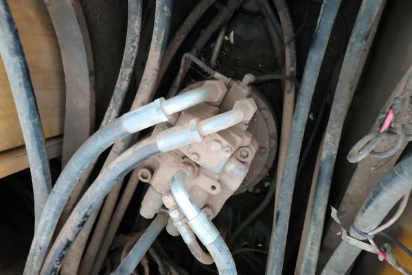 徐州市出售转让二手不详小时2011年沃尔沃EC210B挖掘机