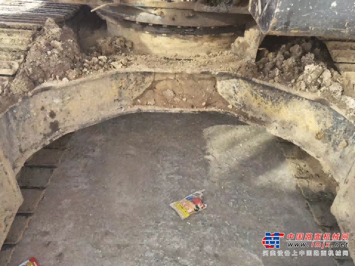 徐州市出售转让二手不详小时2013年现代R215-9挖掘机