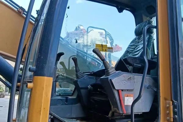 徐州市出售转让二手不详小时2018年徐工XE215D挖掘机