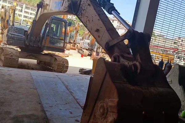 徐州市出售转让二手不详小时2018年徐工XE215D挖掘机