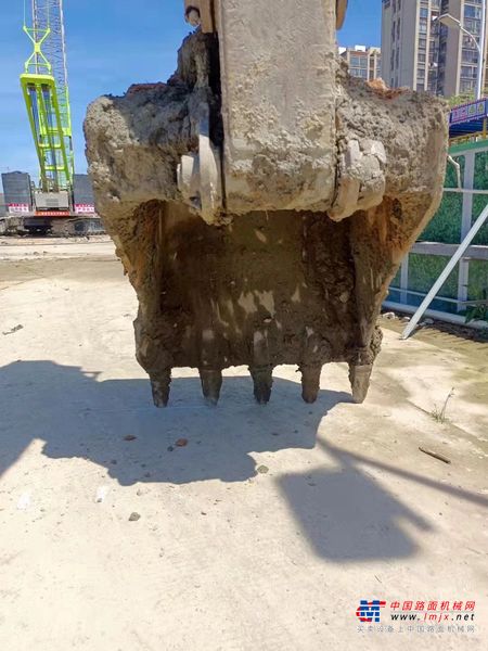 徐州市出售转让二手不详小时2000年徐工XE200DA挖掘机