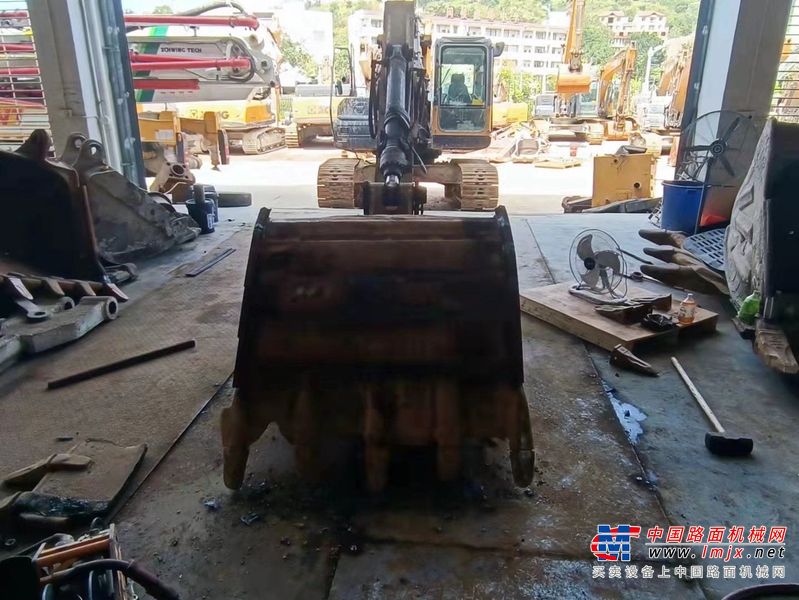 徐州市出售转让二手不详小时2018年徐工XE215D挖掘机