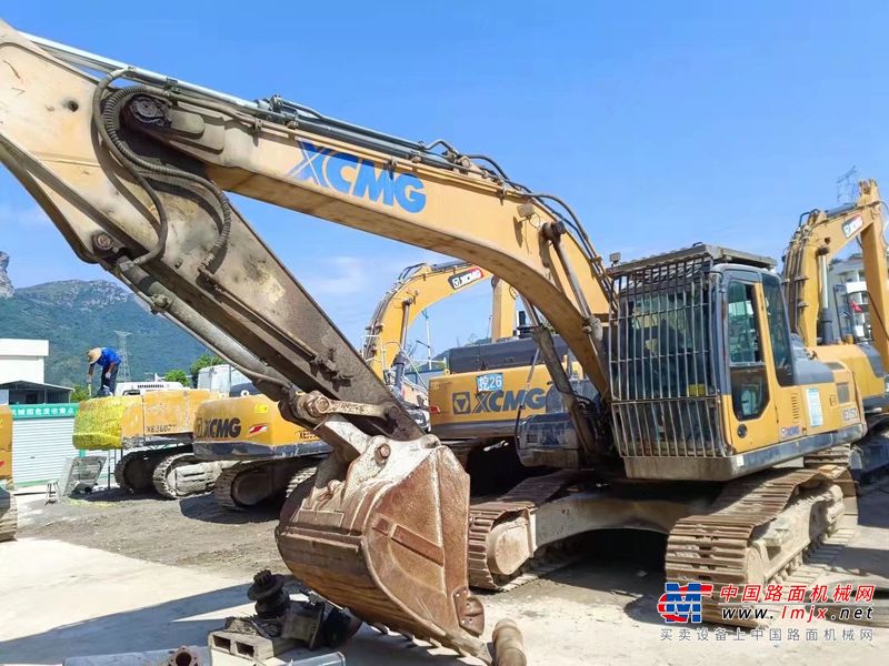 徐州市出售转让二手不详小时2018年徐工XE215D挖掘机
