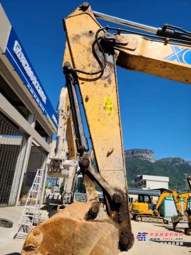 徐州市出售转让二手不详小时2018年徐工XE215D挖掘机