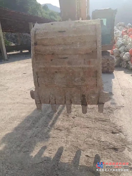 徐州市出售转让二手不详小时2000年徐工XE200DA挖掘机