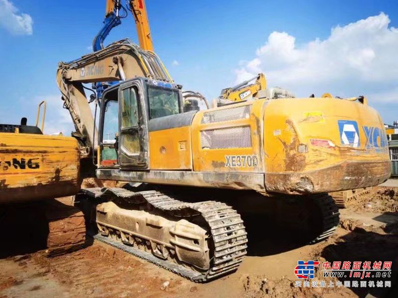 徐州市出售转让二手不详小时2017年徐工XE370D挖掘机