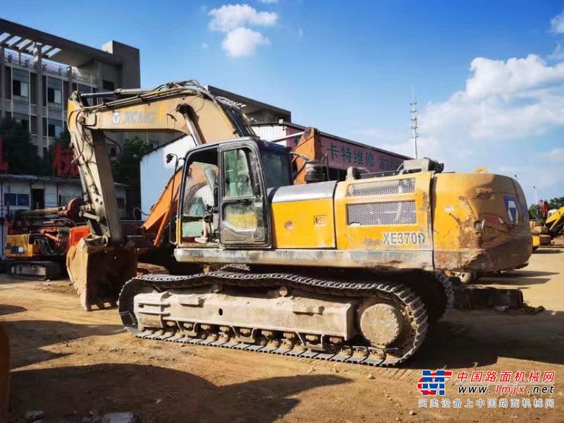 徐州市出售转让二手不详小时2017年徐工XE370D挖掘机