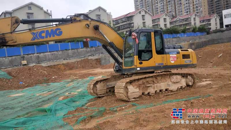 长沙市出售转让二手不详小时2018年徐工XE270DK挖掘机