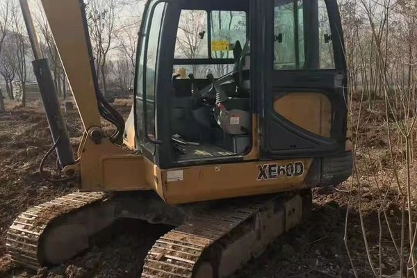 徐州市出售转让二手不详小时2017年徐工XE60D挖掘机