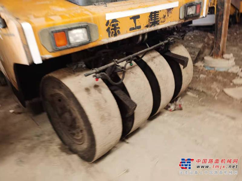 徐州市出售转让二手不详小时2015年徐工XP303轮胎压路机