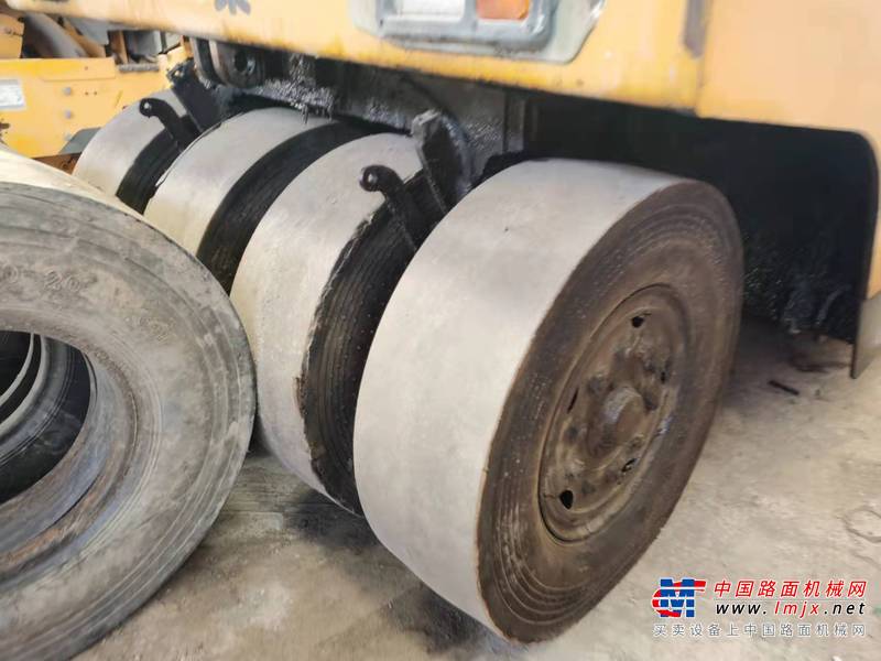 徐州市出售转让二手不详小时2015年徐工XP303轮胎压路机