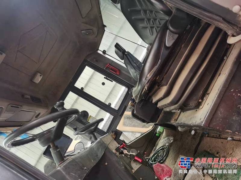 徐州市出售转让二手不详小时2015年徐工XP303轮胎压路机