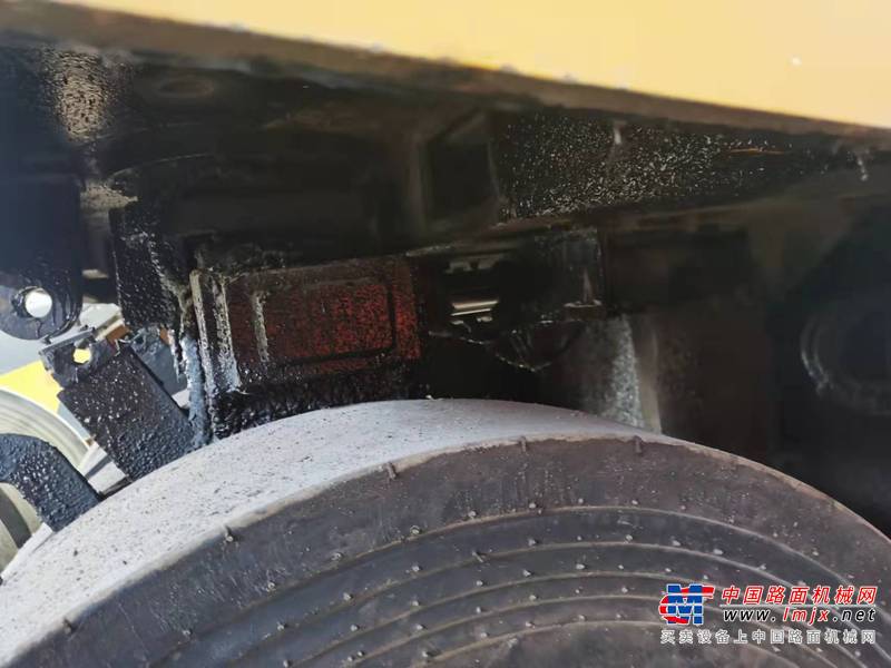徐州市出售转让二手不详小时2015年徐工XP303轮胎压路机