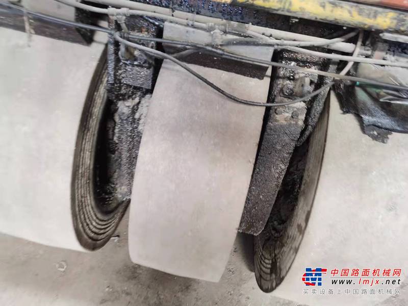 徐州市出售转让二手不详小时2015年徐工XP303轮胎压路机
