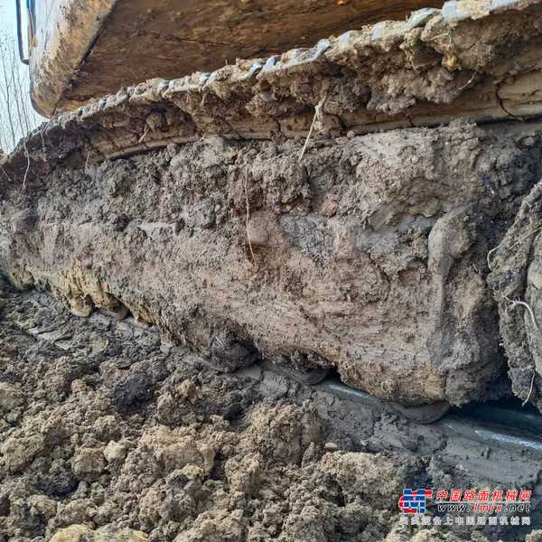 徐州市出售转让二手不详小时2014年龙工LG6240挖掘机