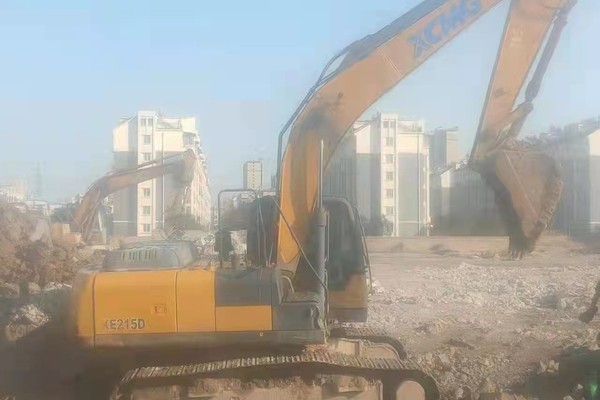 徐州市出售转让二手不详小时2017年徐工XE215D挖掘机
