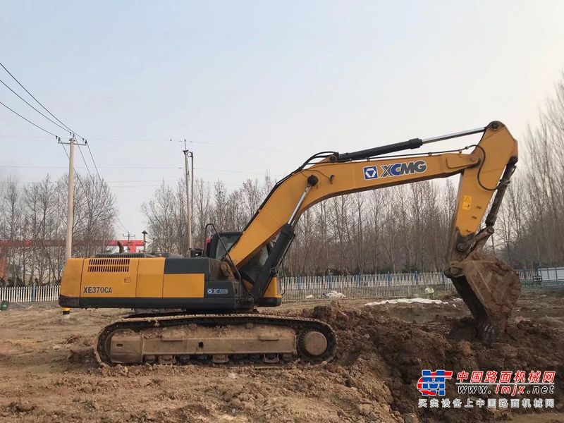 徐州市出售转让二手不详小时2015年徐工XE370CA挖掘机