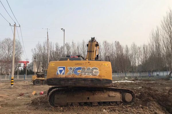 徐州市出售转让二手不详小时2015年徐工XE370CA挖掘机