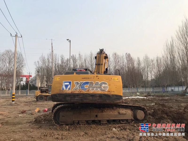 徐州市出售转让二手不详小时2015年徐工XE370CA挖掘机