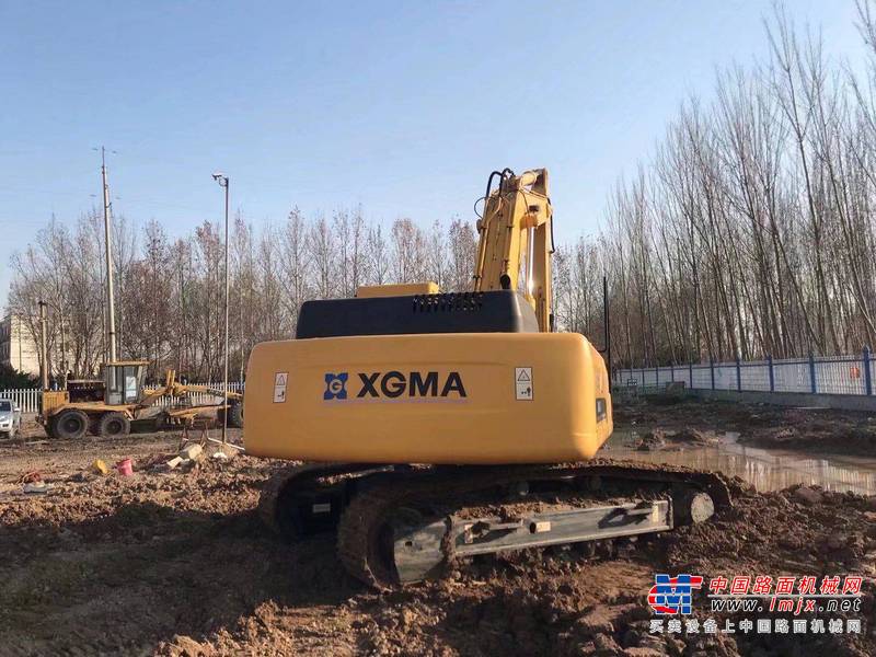 徐州市出售转让二手不详小时2013年厦工XG833挖掘机