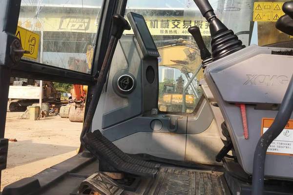 徐州市出售转让二手不详小时2018年徐工XE215D挖掘机