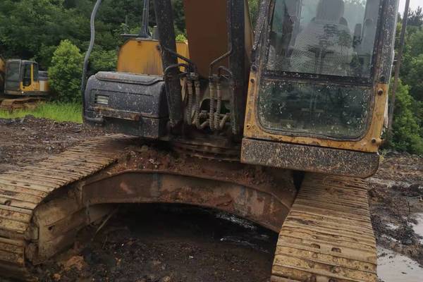 徐州市出售转让二手不详小时2018年徐工XE215D挖掘机