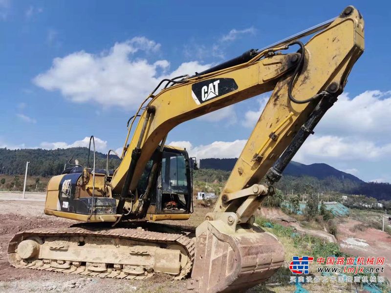 徐州市出售转让二手不详小时2012年卡特彼勒318D2L挖掘机