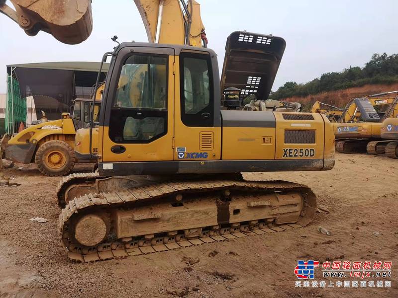 徐州市出售转让二手不详小时2018年徐工XE215D挖掘机