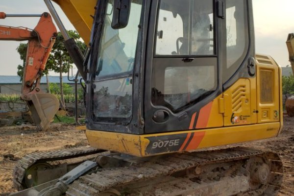 泰安市出售转让二手不详小时2018年柳工CLG9075E挖掘机