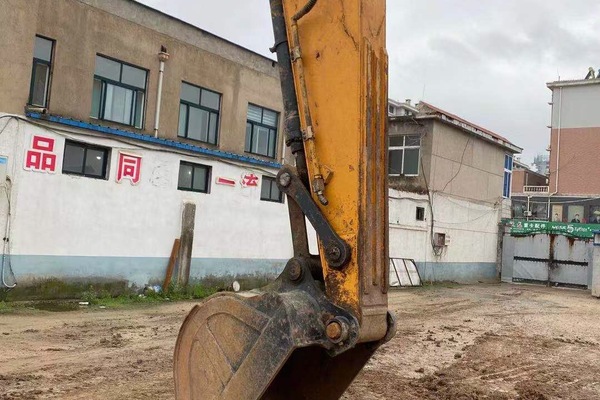 济南市出售转让二手不详小时2017年现代R225挖掘机