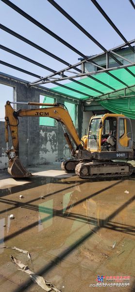 济南市出售转让二手不详小时2010年山重建机JCM906挖掘机