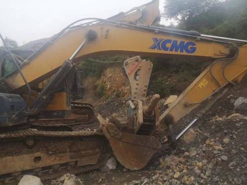 郑州市出售转让二手不详小时2018年徐工XE215D挖掘机