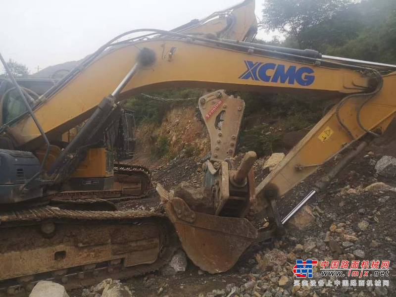 郑州市出售转让二手不详小时2018年徐工XE215D挖掘机