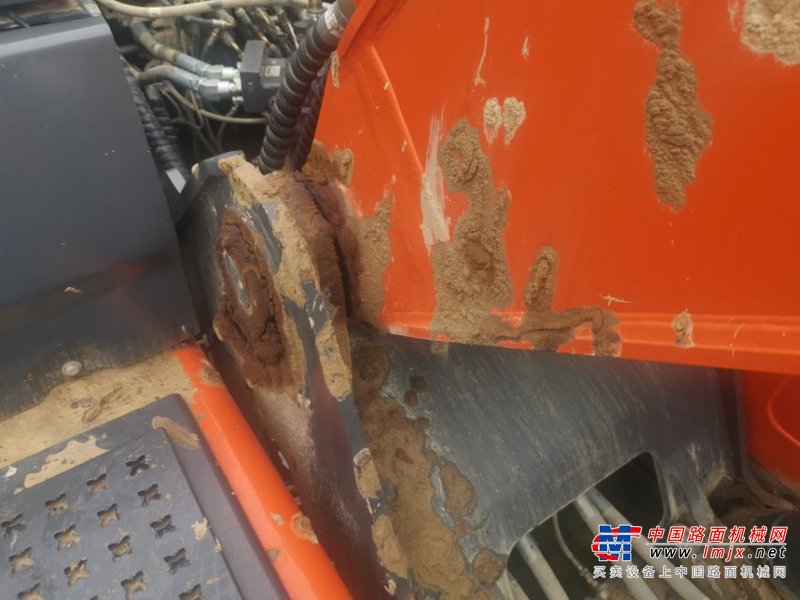 济南市出售转让二手不详小时2019年斗山DX260挖掘机