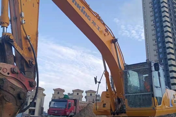 徐州市出售转让二手不详小时2019年龙工LG6225挖掘机